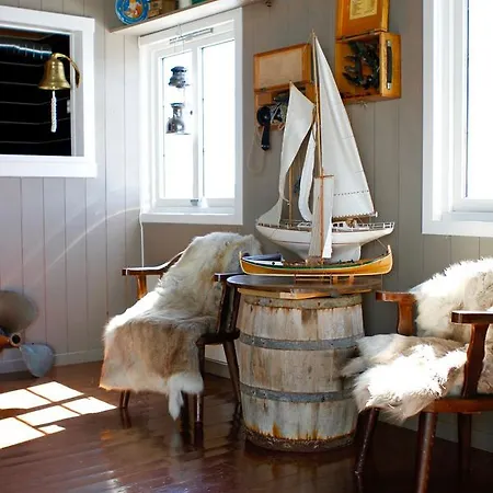 מלון Rorbuer Og Havhotell *