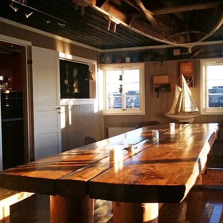 Rorbuer Og Havhotell * Sula (Trondelag)