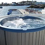 Rorbuer Og Havhotell * Sula (Trondelag)